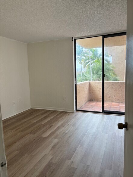 Building Photo - 10500 SW 108th St