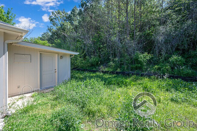 Building Photo - 6749 Lakes Edge Ln