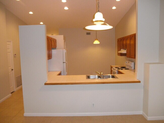 Building Photo - 13708 Lavender Ln