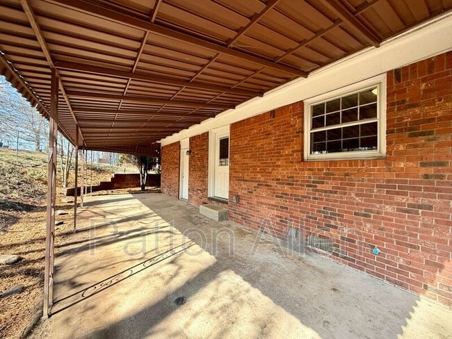 Building Photo - 12 W Haith Dr