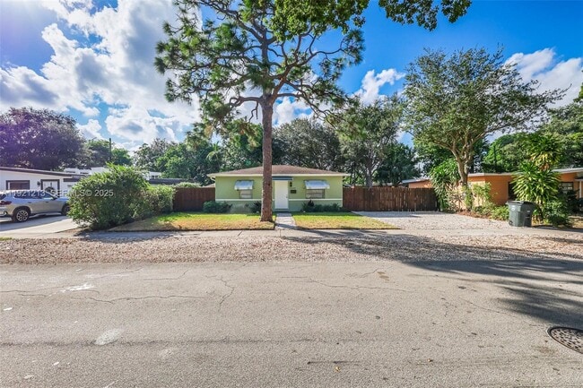 Building Photo - 13590 NW 5th Ave