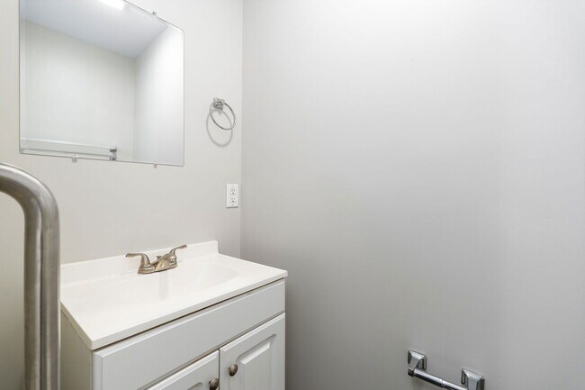 Building Photo - 1236 Oakwood St