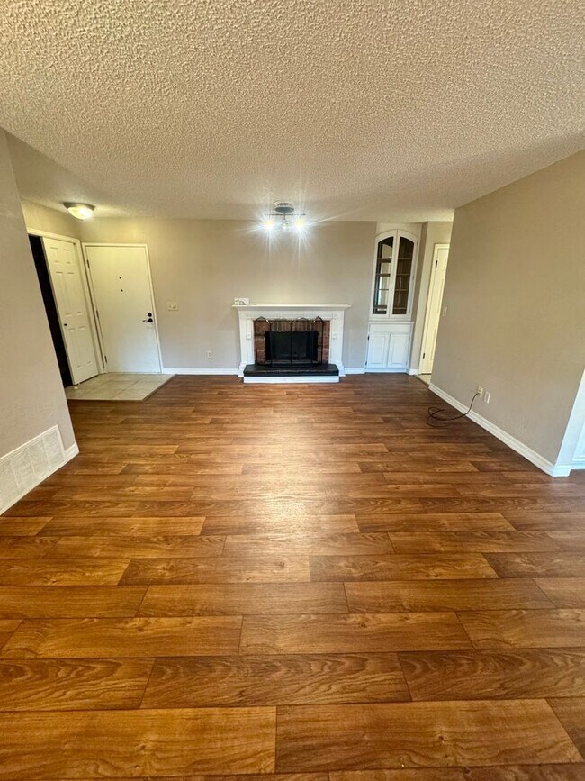 Building Photo - Updated CONDO in Rockrimmon with POOL, TENNIS and PICKLEBALL COURTS!