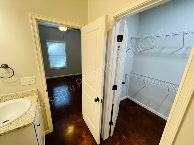 Building Photo - 3BR/3BA For Rent