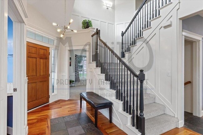 Building Photo - Spacious Trickle Creek Home