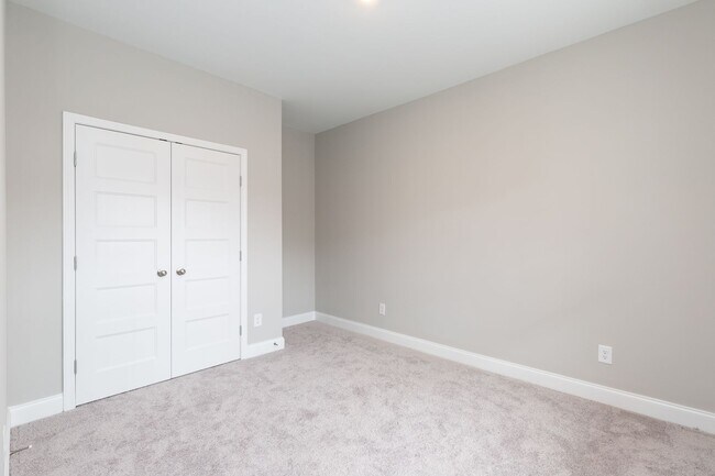 Building Photo - **BE THE LUCKY ONE TO LIVE IN THIS 2022-BUILT UPSCALE COTTAGE HOME IN THE PRESERVE AT BELLE POINTE**