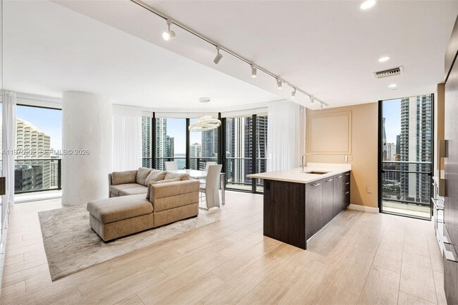 Building Photo - 45 SW 9th St