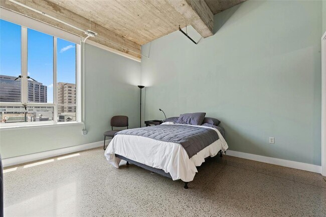 Building Photo - 710 Colorado St