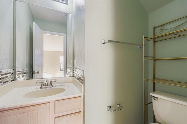 Building Photo - 1105 American Robin Path