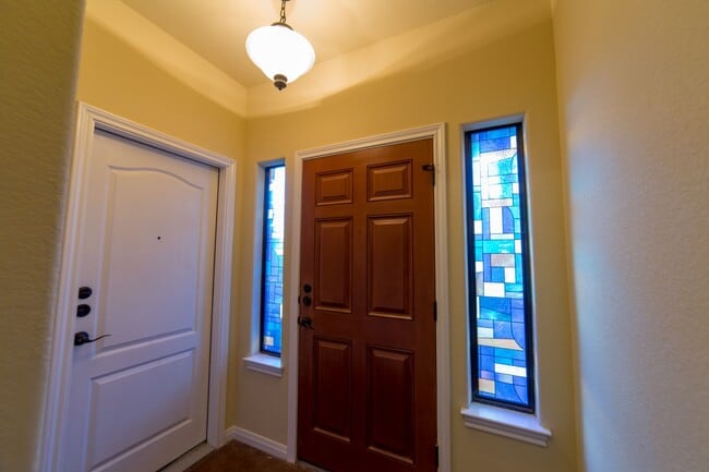 Building Photo - Town Centre Condo close to Dell and Shoppi...