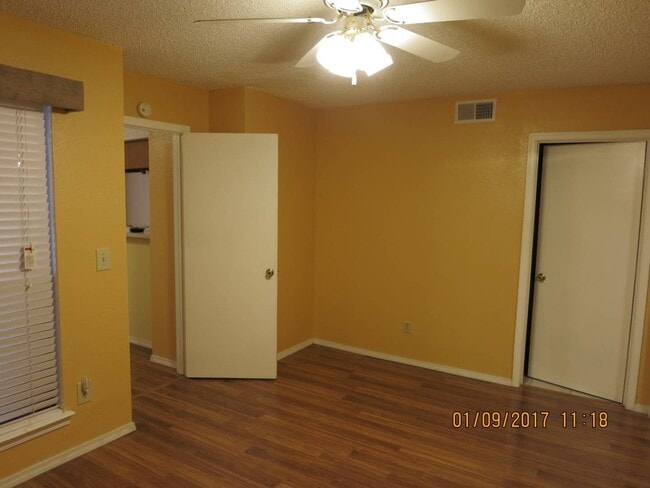 Building Photo - 6737 S Peoria Ave