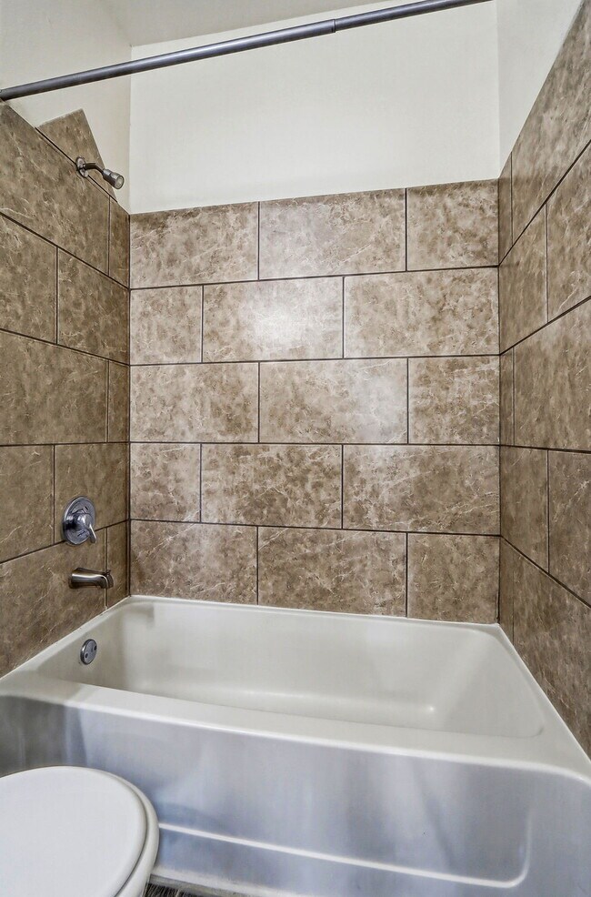 Building Photo - 13659 Everingham