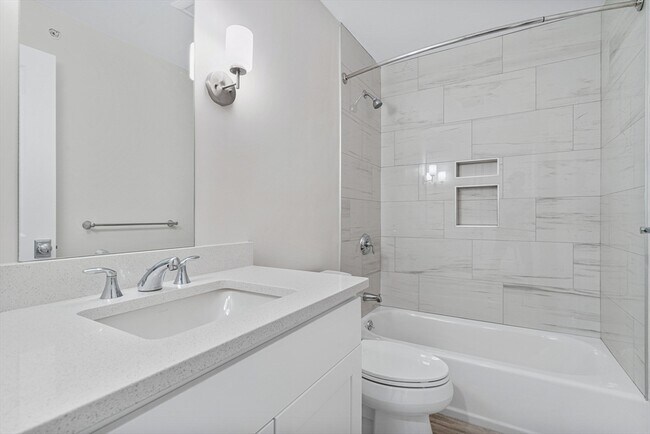 Building Photo - 15 Lily Pond Ln