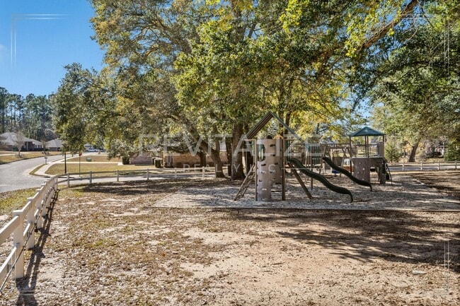 Building Photo - Beautiful 4-Bed 2-Bath Home on Corner Lot in Gated Community