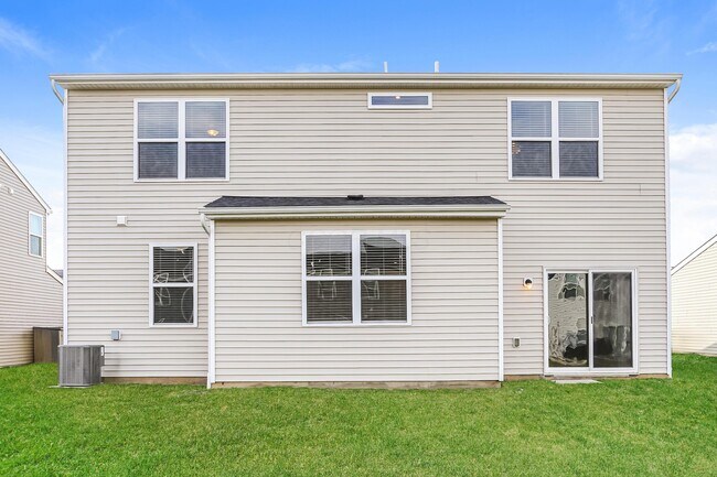 Building Photo - 5009 Roese Ave