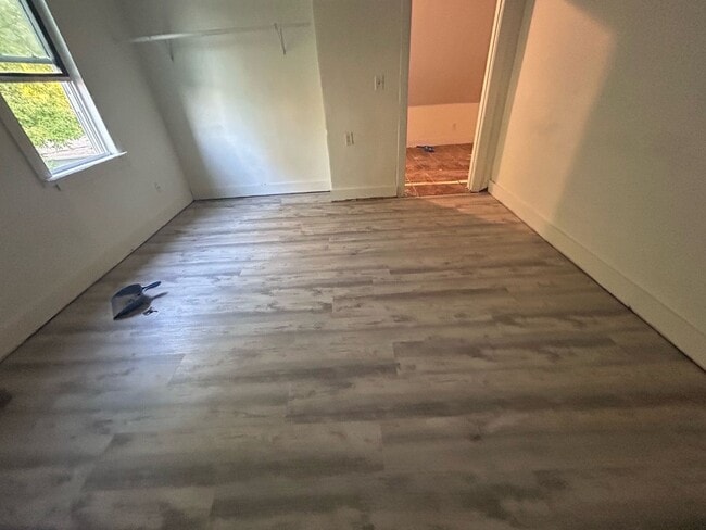 Building Photo - Remodeled 5 Bedroom 1 Bath Single Family Home