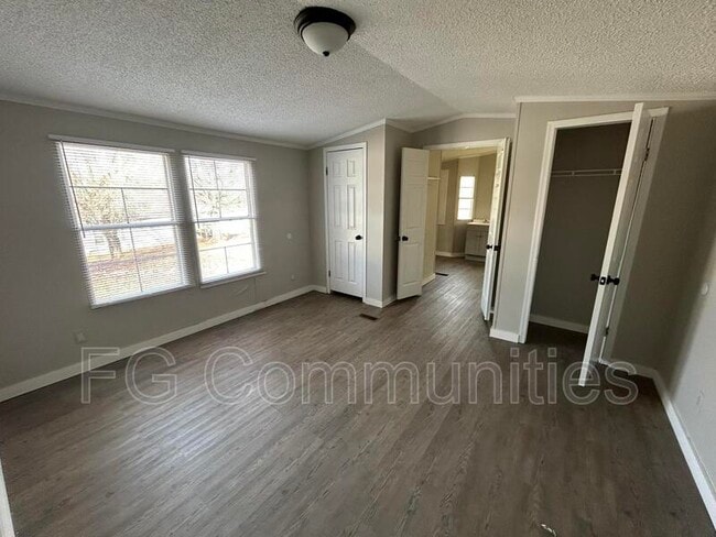 Building Photo - 1754 Zion Rd