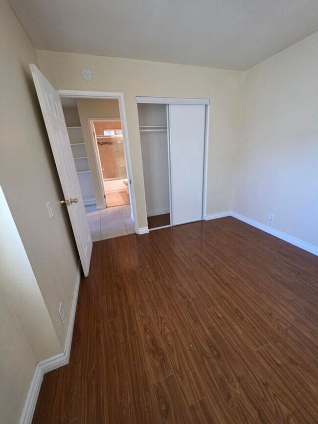 Building Photo - Close to Cal State