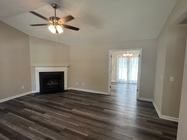 Building Photo - Ready to View! Updated 3/2 Home High Point...
