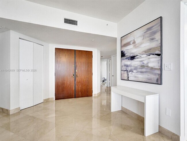 Building Photo - 9595 Collins Ave