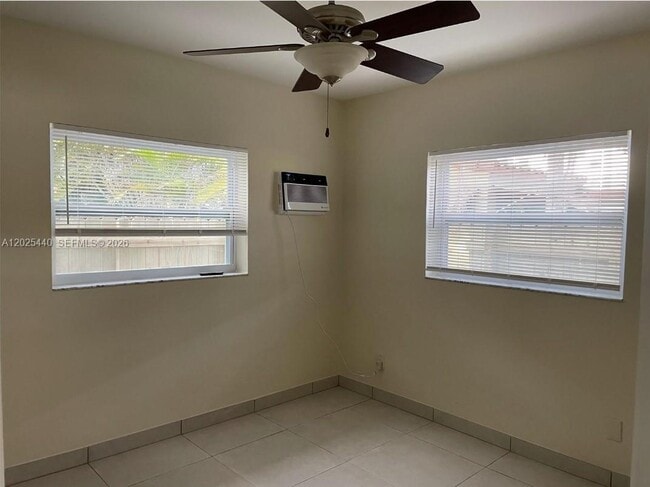 Building Photo - 1720 Pierce St