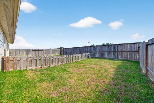 Building Photo - 21501 Rustic Elm Dr