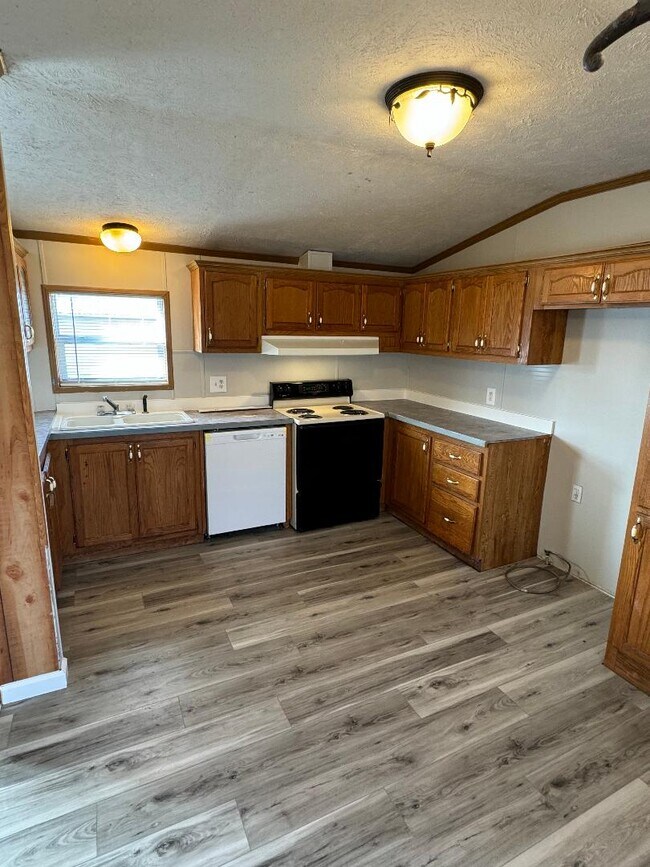 Building Photo - 1272 Kathy Ave