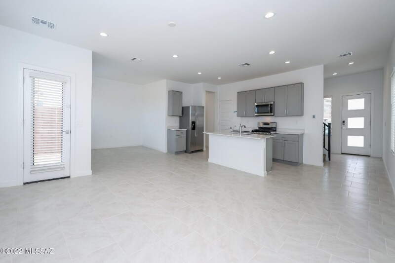 Building Photo - 11156 S Weismann Dr