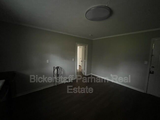 Building Photo - 105 Richmond St