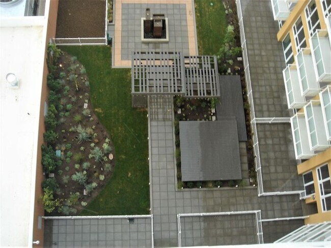 Building Photo - At the Montage!!! 1 bedroom 1 bath luxury ...