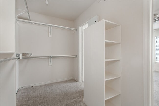 Building Photo - 1502 Villars St