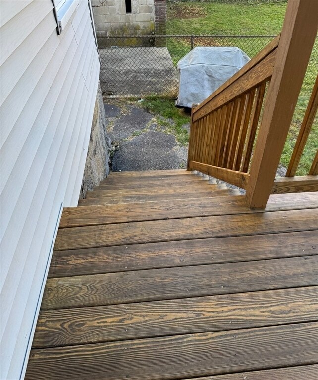 Building Photo - 10 Fawndale Rd