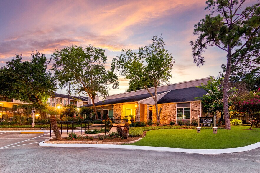 The Abbey At Enclave 1910 Westmead Dr Houston TX 77077 Apartment Finder