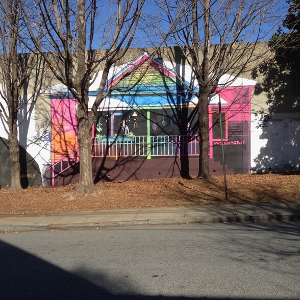 Building Photo - 627 Tennelle St SE