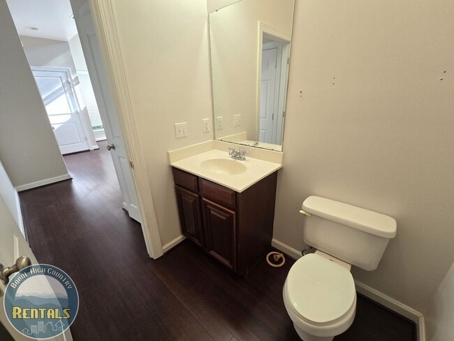 Building Photo - 194 Azor Ct