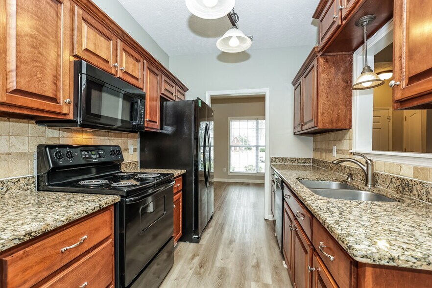 Building Photo - 3604 Belvidere Ct