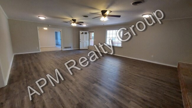 Building Photo - 1615 S Beltline Blvd