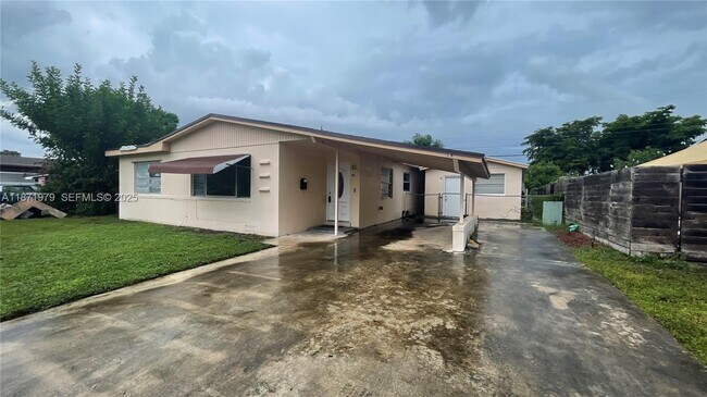 Building Photo - 301 N 67th Ave