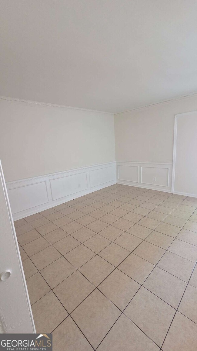 Building Photo - 1175 Forest Vale Dr NW