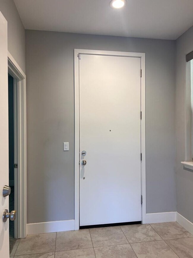 Building Photo - 1010 Mud Pie Ln