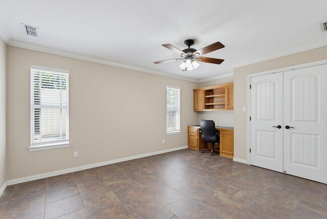 Building Photo - 286 Pilgrim Rd