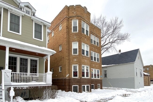 Building Photo - 4344 N Mozart-2E