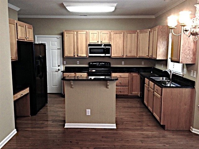 Building Photo - 2738 Seastrand Ln