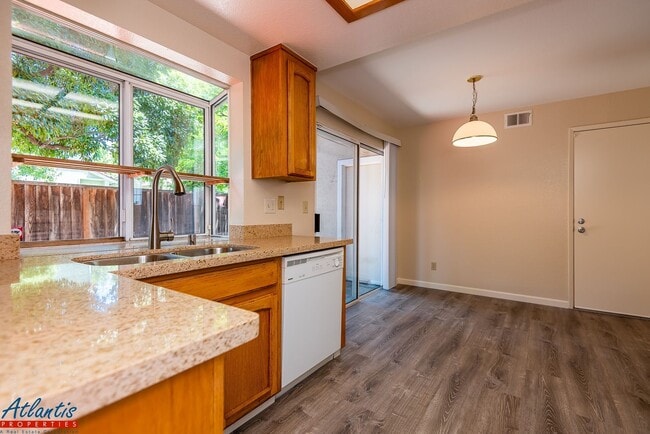 Building Photo - 1541 Shumaker Way