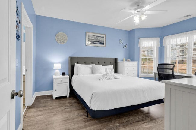 Building Photo - 4879 Luster Leaf Cir