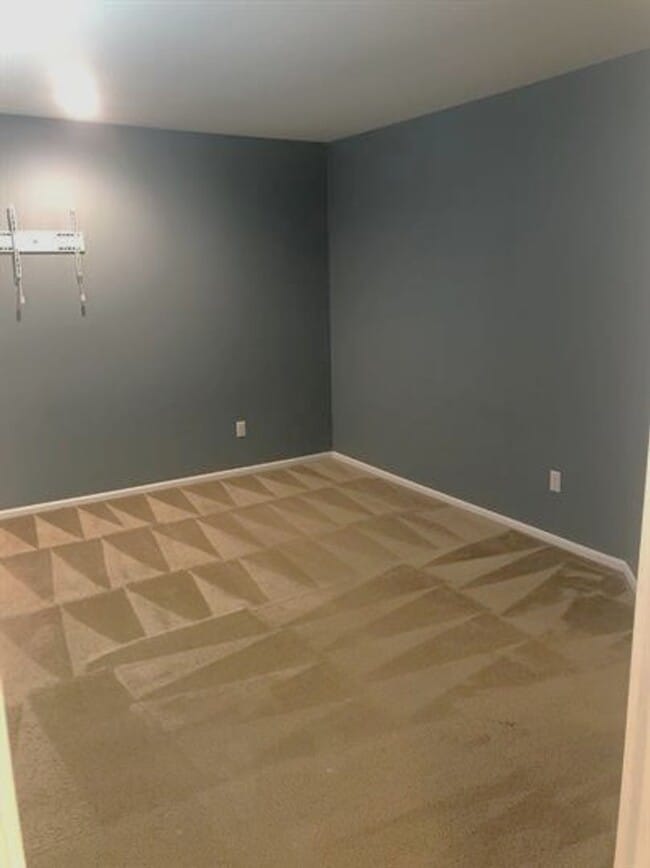 Building Photo - August Move in- 3bed 2.5 Bath Horizon Point