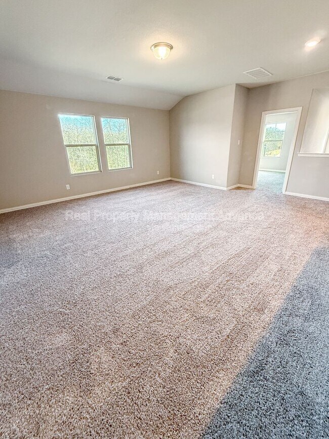 Building Photo - 452 Morning Dew Ln