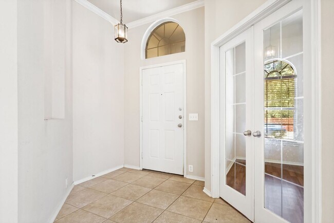 Building Photo - 908 Rimrock Trail