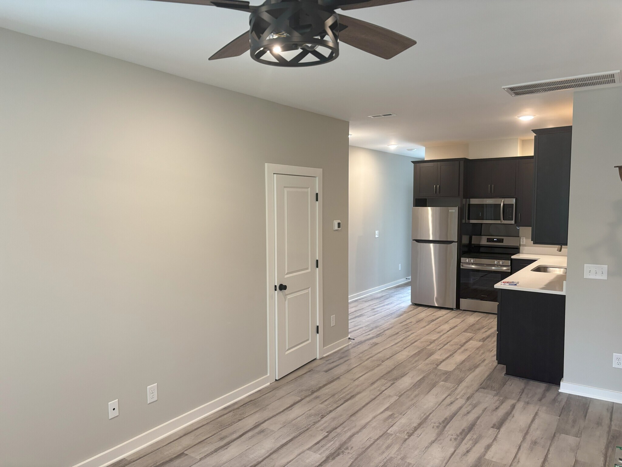 Building Photo - 439 Hobbs Ave