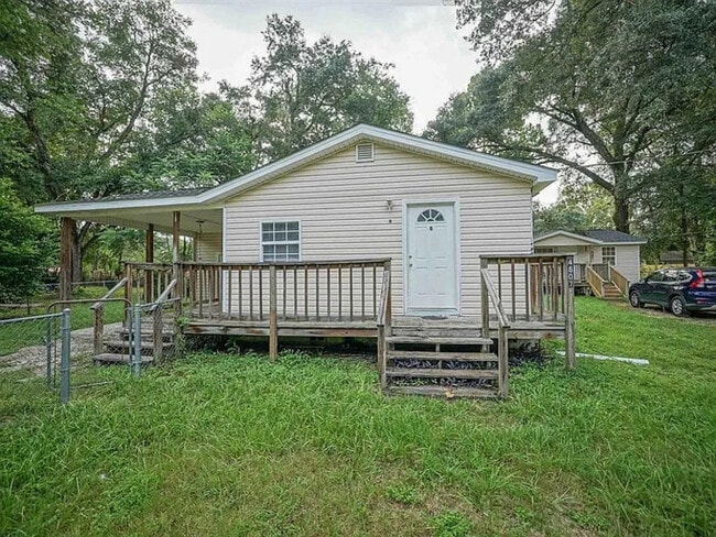 Building Photo - 4807 Center Dr